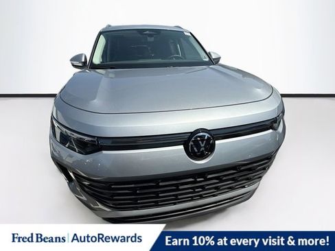 New 2025 Volkswagen Tiguan SE AWD/4WD image 2