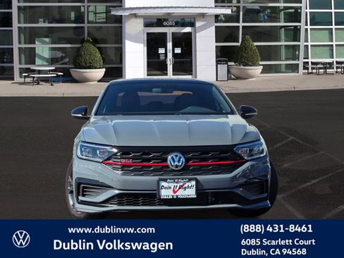 Used 2019 Volkswagen Jetta GLI image 2