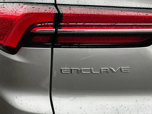 Used 2025 Buick Enclave Preferred image 32