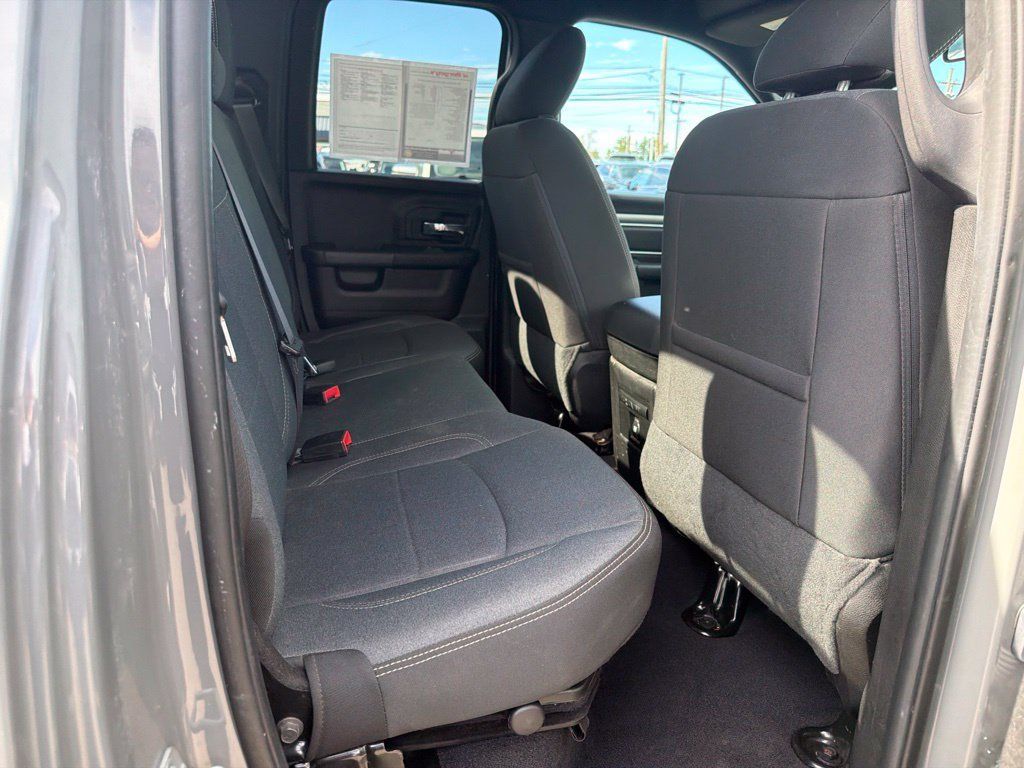 Used 2022 RAM 1500 Warlock w/ Ceramic Gray Warlock Package AWD/4WD image 18