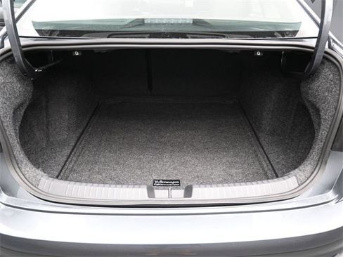 New 2026 Volkswagen Jetta SE image 12