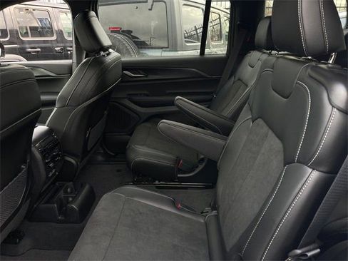 New 2025 Jeep Grand Cherokee L Altitude AWD/4WD image 20