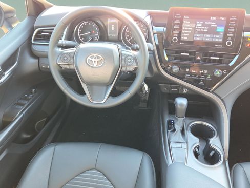 Used 2024 Toyota Camry SE image 13