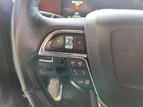 Used 2019 Lincoln Navigator Reserve AWD/4WD image 31