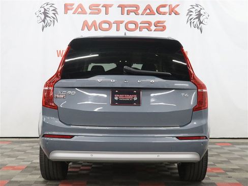 Used 2022 Volvo XC90 T6 Momentum w/ Advanced Package AWD/4WD image 5