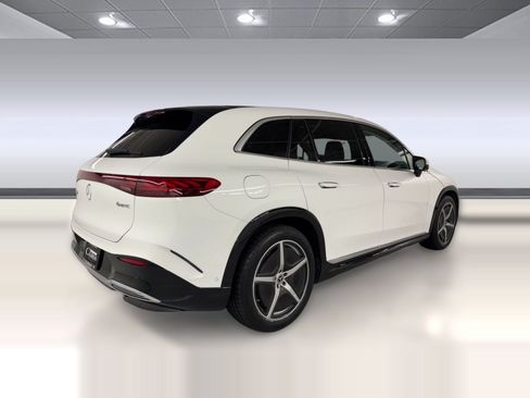 Certified 2023 Mercedes-Benz EQS 580 4MATIC SUV image 9