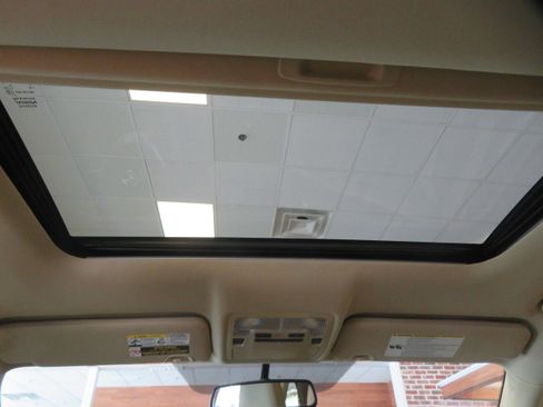 Used 2016 Toyota Highlander XLE FWD image 52