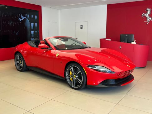 Used 2026 Ferrari Roma Spider RWD image 1