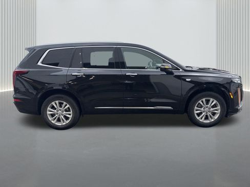 Used 2022 Cadillac XT6 Luxury FWD image 3