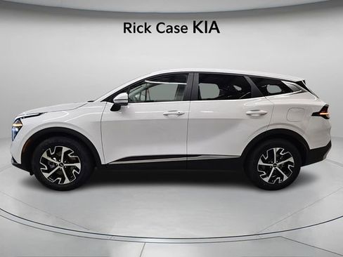 Used 2025 Kia Sportage EX image 3
