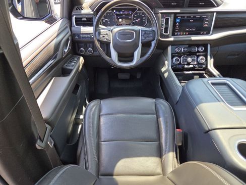 Used 2021 GMC Yukon XL Denali w/ Denali Premium Package RWD image 32
