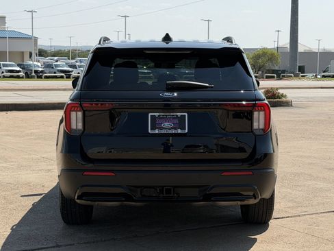 Used 2025 Ford Explorer ST-Line w/ Premium Package RWD image 5