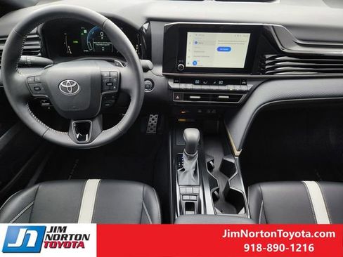Used 2025 Toyota Camry SE w/ Convenience Package FWD image 26