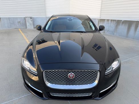 Used 2018 Jaguar XJ L Portfolio RWD image 8