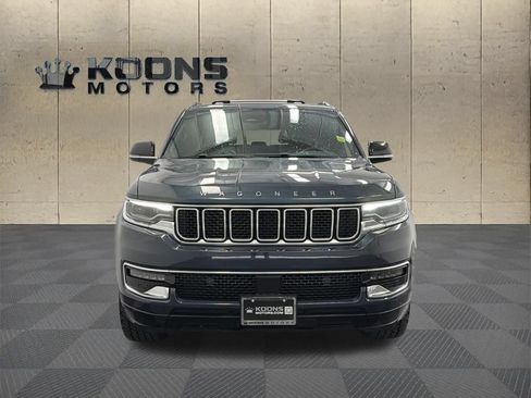 Used 2023 Jeep Wagoneer 4WD w/ Premium Group I image 3