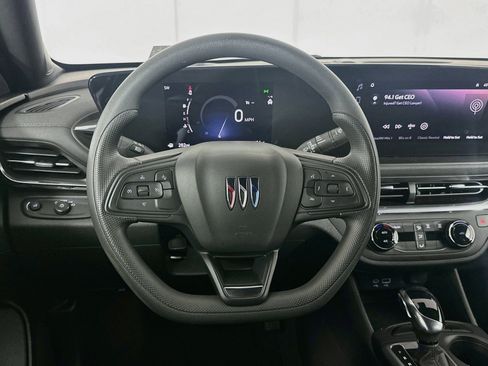Used 2026 Buick Envista Preferred FWD image 17