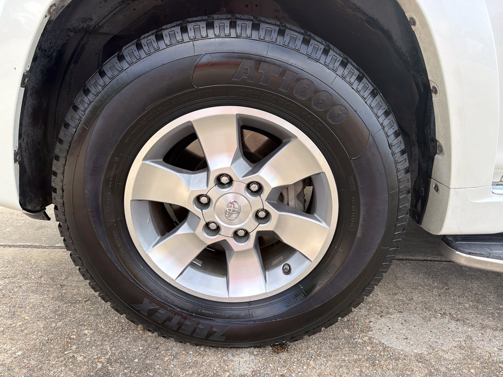 Used 2011 Toyota 4Runner SR5 w/ Premium Pkg w/Leather RWD image 7