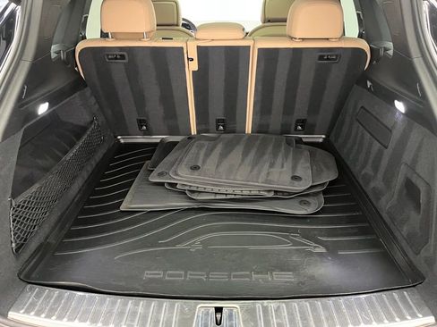 Used 2021 Porsche Cayenne image 35