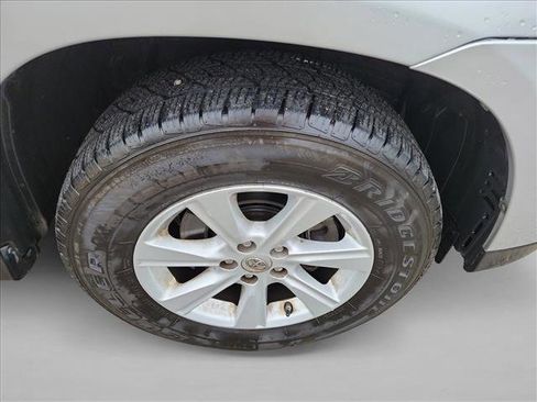 Used 2012 Toyota Highlander 4WD w/ Tech Pkg image 10