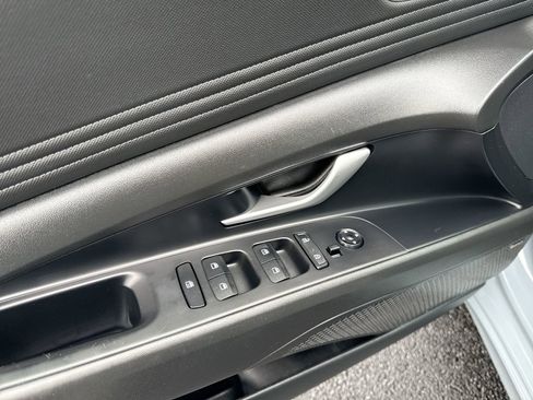 Used 2023 Hyundai Elantra Limited w/ Preferred Accessory Package image 14