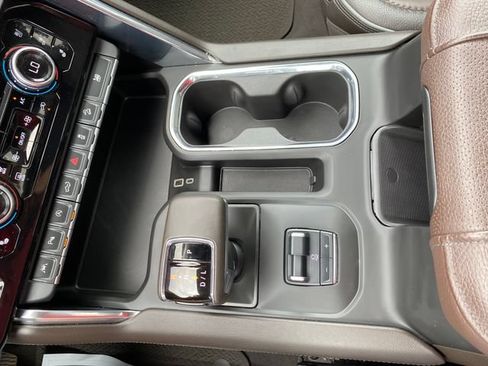 Used 2024 GMC Sierra 1500 Denali AWD/4WD image 19