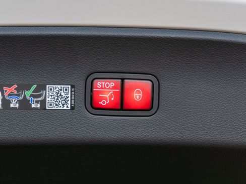 New 2026 Mercedes-Benz GLC 300 4MATIC image 35