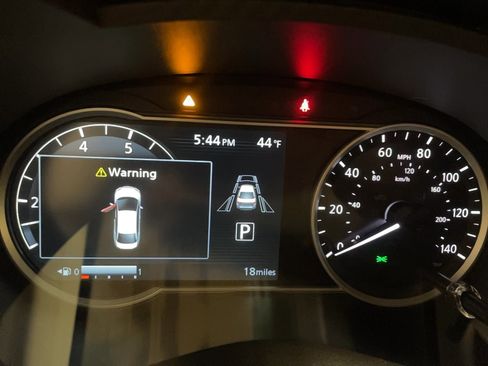 Used 2025 Nissan Versa SV w/ Trunk Package image 6