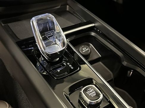 Certified 2026 Volvo XC60 B5 Plus AWD/4WD image 18