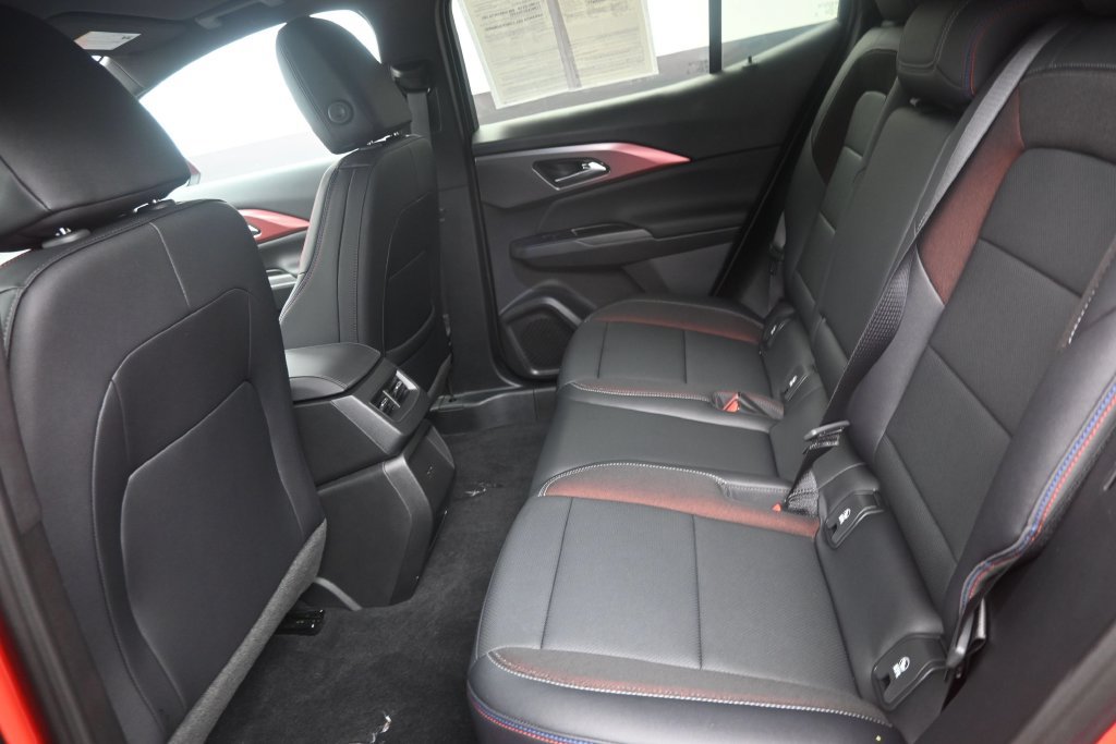 Used 2026 Chevrolet Equinox EV RS FWD image 15