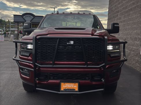 Used 2023 RAM 3500 Limited AWD/4WD image 2