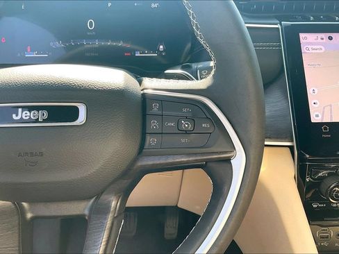Used 2023 Jeep Grand Cherokee L Limited w/ Luxury Tech Group II RWD image 14