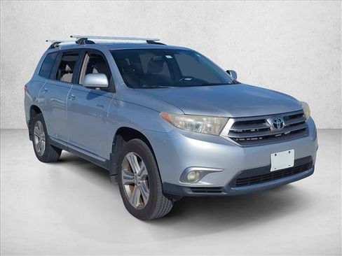 Used 2013 Toyota Highlander Limited image 3