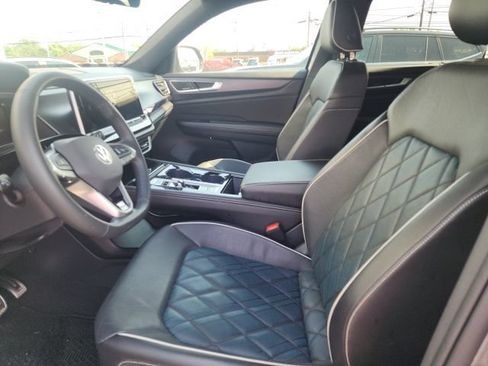 Used 2024 Volkswagen Atlas Cross Sport SEL Premium R-Line AWD/4WD image 39