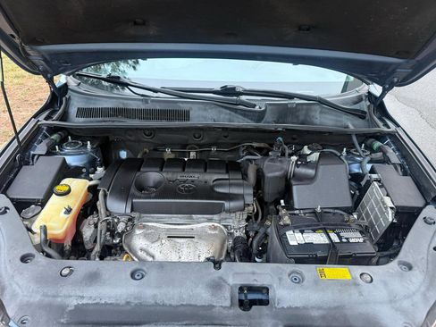 Used 2012 Toyota RAV4 FWD w/ Upgrade Value Pkg image 36