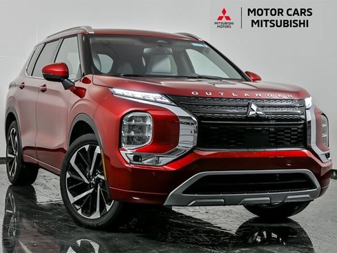 Used 2024 Mitsubishi Outlander SEL image 1