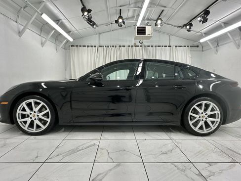 Certified 2025 Porsche Panamera 4 AWD/4WD image 2