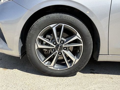 Used 2024 Kia Forte LXS image 9