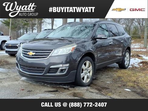 Used 2017 Chevrolet Traverse LT w/ Style and Technology Package image 1