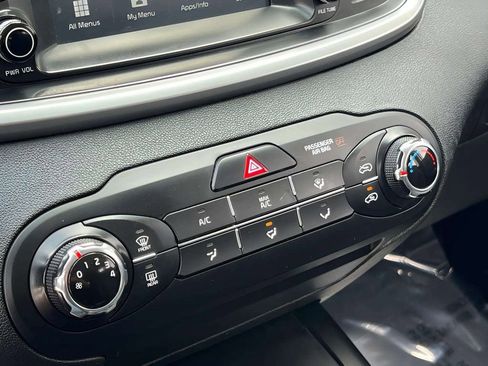 Used 2020 Kia Sorento FWD V6 image 21