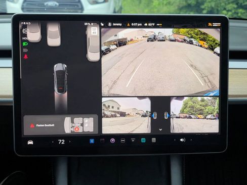Used 2022 Tesla Model Y Long Range AWD/4WD image 21