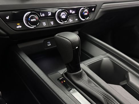 Used 2025 Honda Accord SE image 16