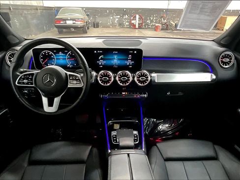 Used 2020 Mercedes-Benz GLB 250 4MATIC image 17