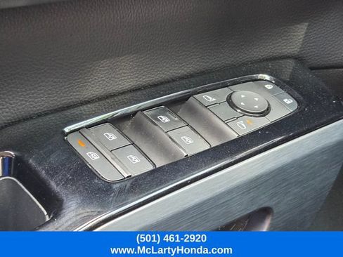 Used 2025 Nissan Pathfinder SL FWD image 31