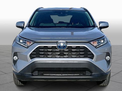 Used 2020 Toyota RAV4 XLE image 4