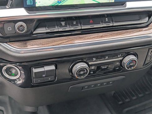 Used 2024 Chevrolet Silverado 3500 LT image 14