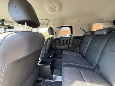 Used 2010 Toyota FJ Cruiser 4WD image 11