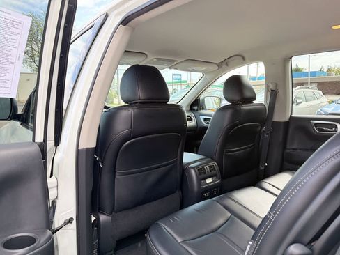 Used 2019 Nissan Pathfinder SL AWD/4WD image 23