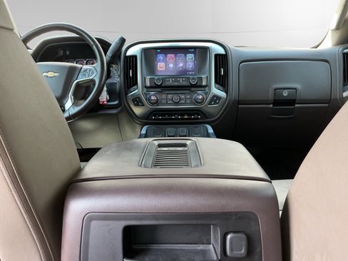 Used 2017 Chevrolet Silverado 1500 LTZ Z71 w/ LTZ Plus Package AWD/4WD image 10