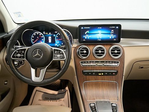 Used 2022 Mercedes-Benz GLC 300 4MATIC image 25
