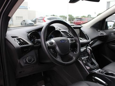 Used 2015 Ford Escape Titanium w/ Equipment Group 301A AWD/4WD image 2